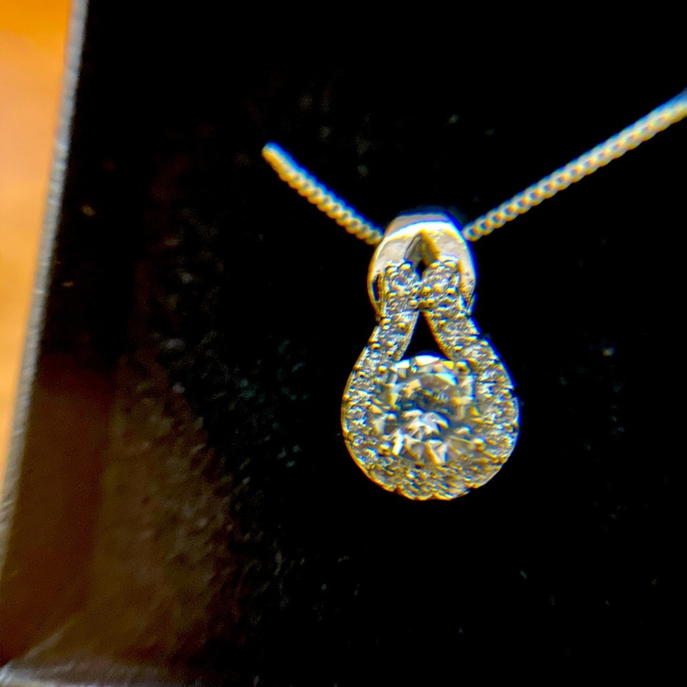 Reveal White Ice Necklace